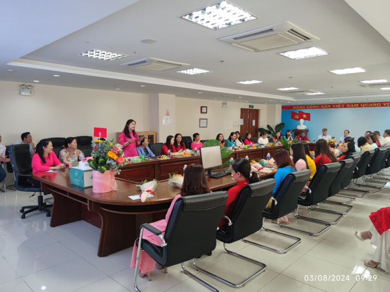 Nữ công Xí nghiệp Cơ điện họp mặt kỷ niệm ngày Quốc tế Phụ nữ 8-3