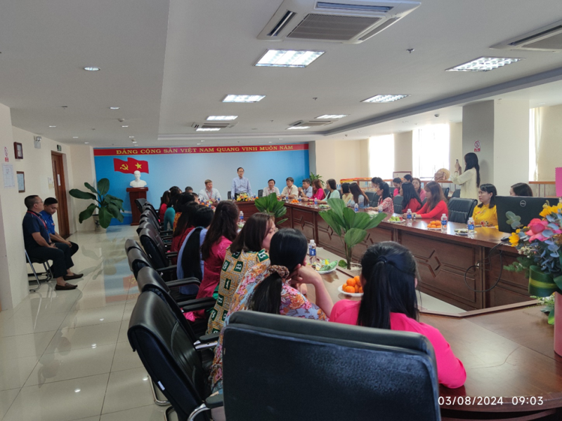 Nữ công Xí nghiệp Cơ điện họp mặt kỷ niệm ngày Quốc tế Phụ nữ 8-3