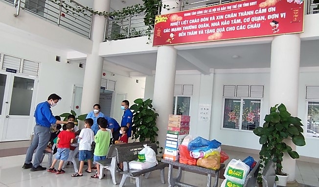 Xí nghiệp Cơ điện Vietsovpetro tổ chức chương trình “Vòng tay yêu thương”